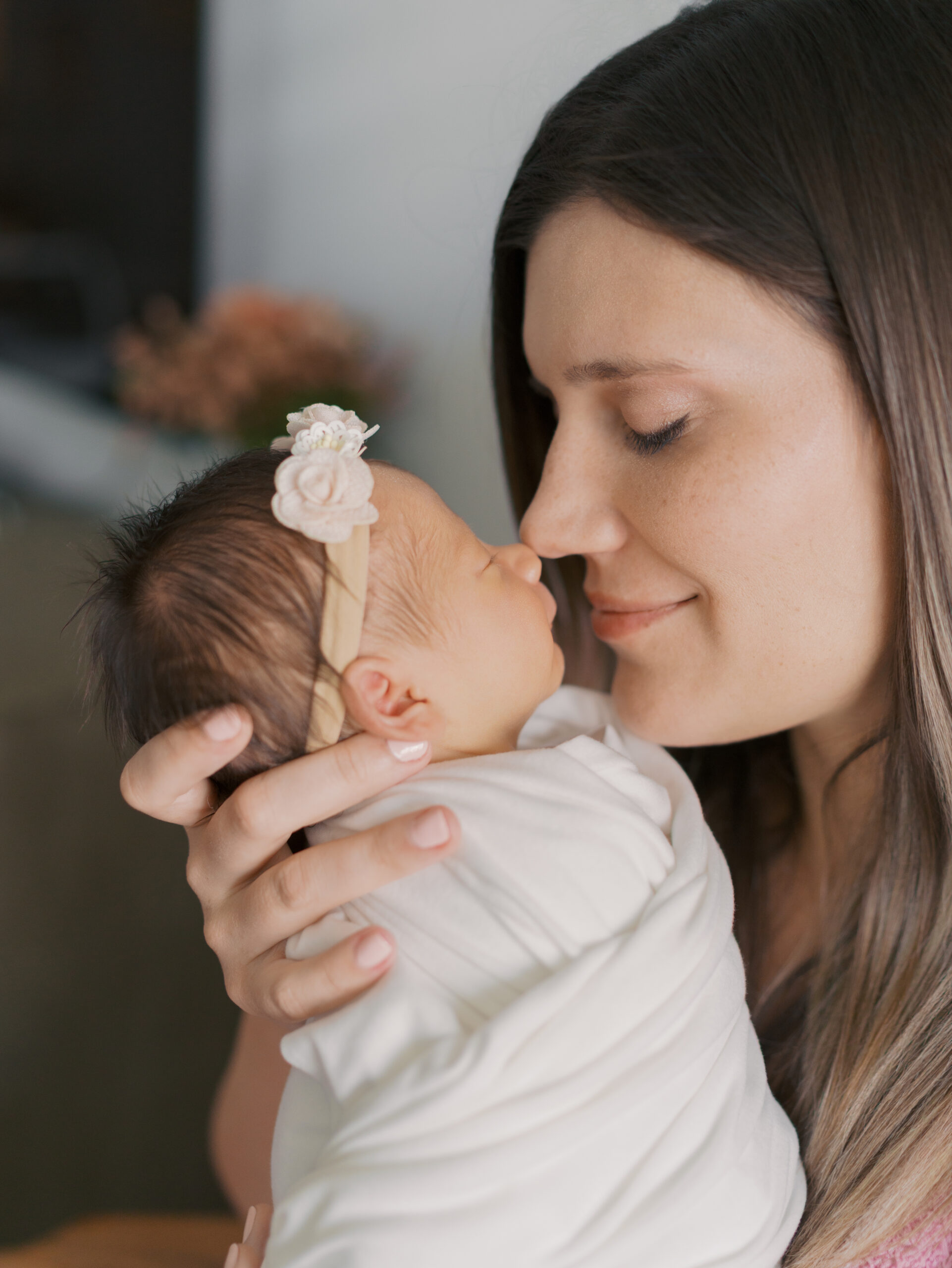 mom nuzzling nose of newborn baby | Colorado Springs Newborn Photography | Lauren Bounds Photography