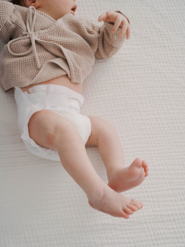 newborn baby's legs taken by Lauren bounds Photography